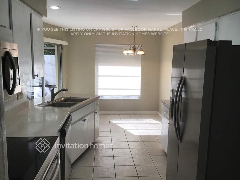 Building Photo - 2194 Lanai Ave