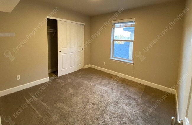 Building Photo - 3-BR Craftsman home in NE Bend- Boyd Acres