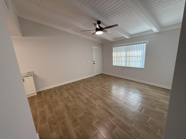 Building Photo - 440 Glenwood Dr