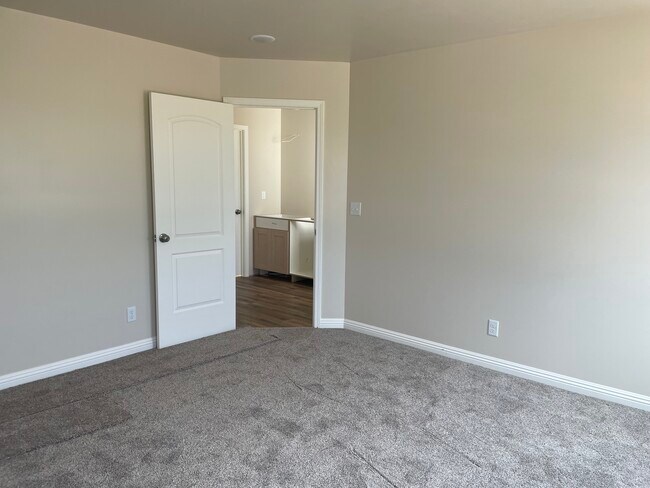 Master Bedroom, entrance to master bath - 860 E 1600 S