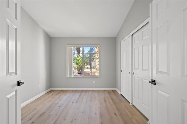 Building Photo - 9736 Double Rock Dr