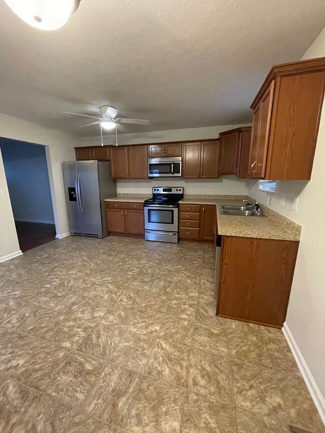 Building Photo - 104 Melody Ct