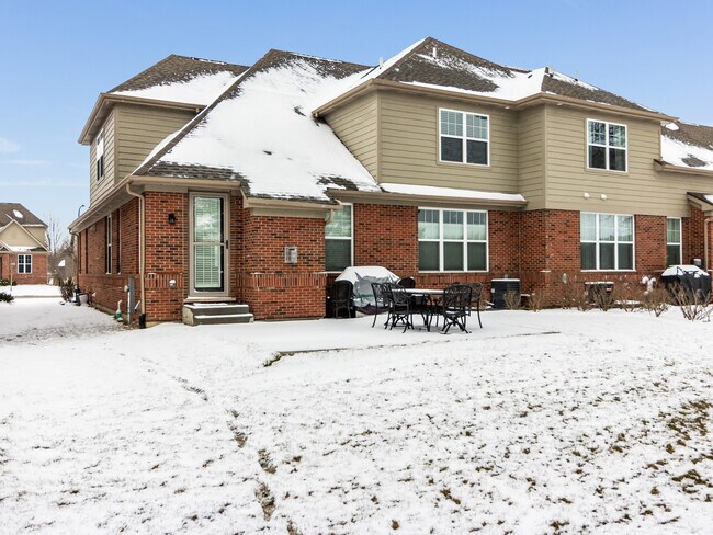 Building Photo - 1635 Castle Lawn Ct