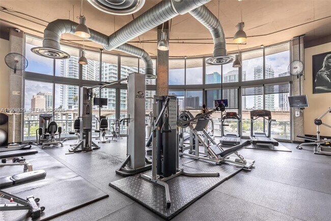 Building Photo - 690 SW 1st Ct