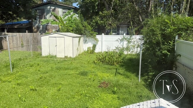 Building Photo - 39 Lissner Ave