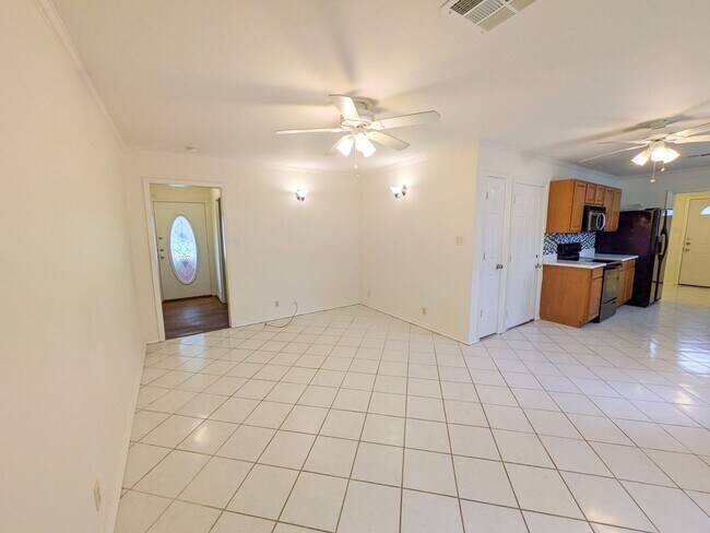 Building Photo - 5040 Raleigh Dr