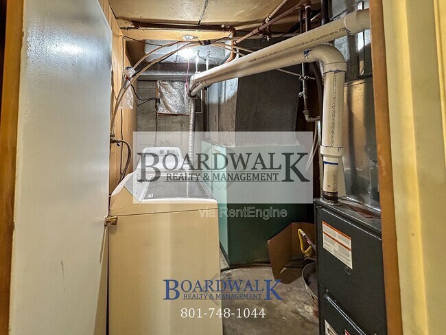 Building Photo - 1528 E 8640 S