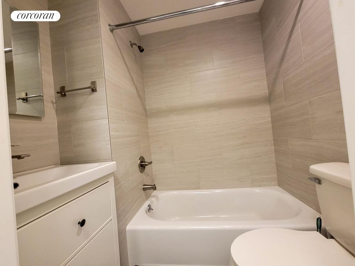 Building Photo - 239 E 51st St