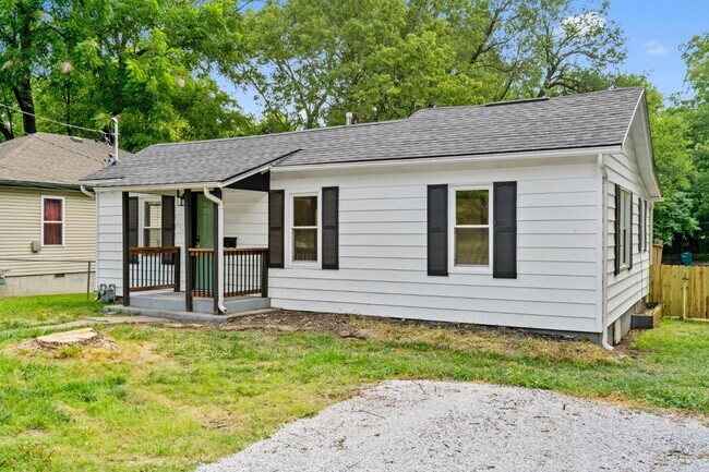 Building Photo - 2100 N Nettleton Ave