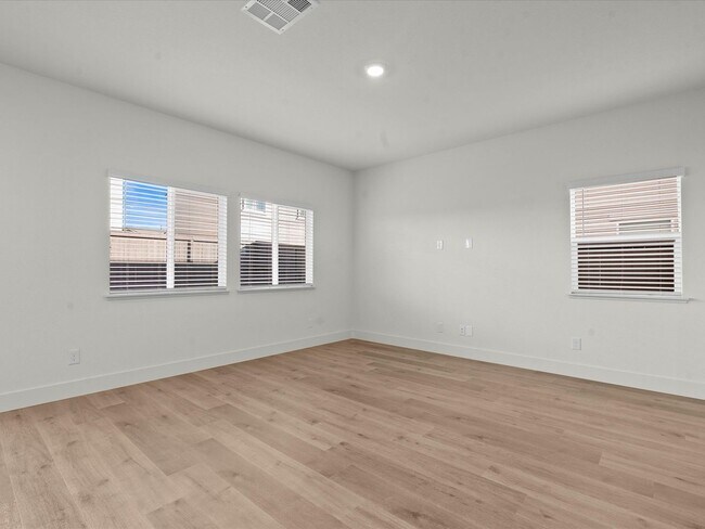 Building Photo - The Birch - - 3 Bedroom, 2.5 Bath single f...