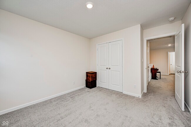 Building Photo - 2214 Warbler St