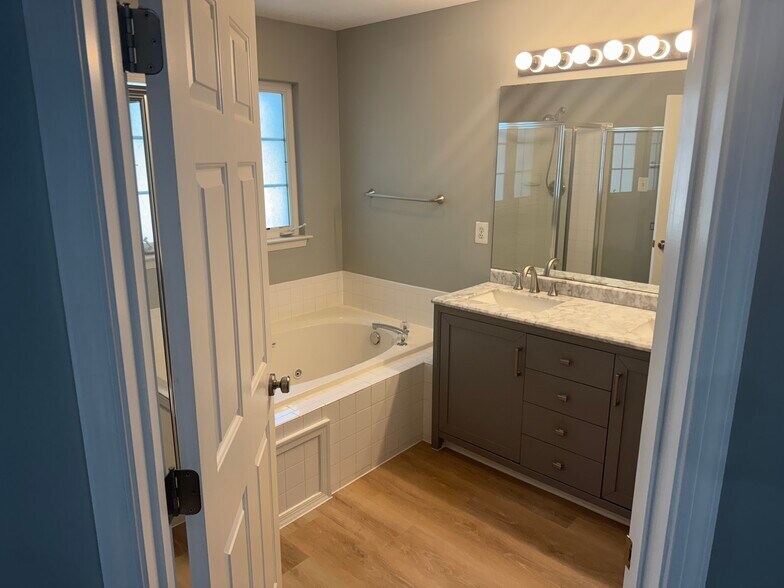 Building Photo - 4113 Windflower Way