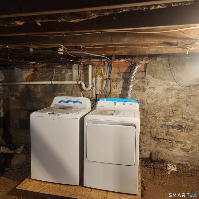 Building Photo - 88 Baker Ln