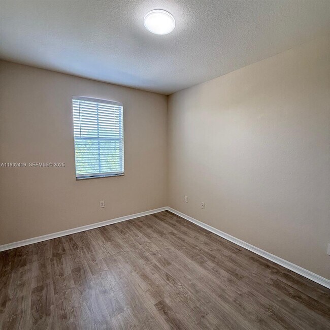 Building Photo - 16660 SW 83rd Ln