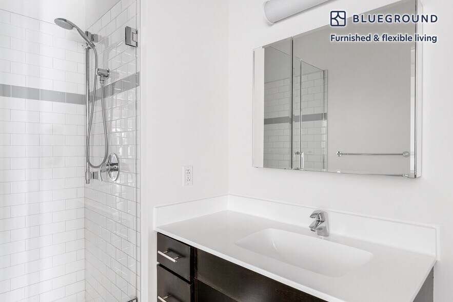 Building Photo - 601 W Jackson Blvd