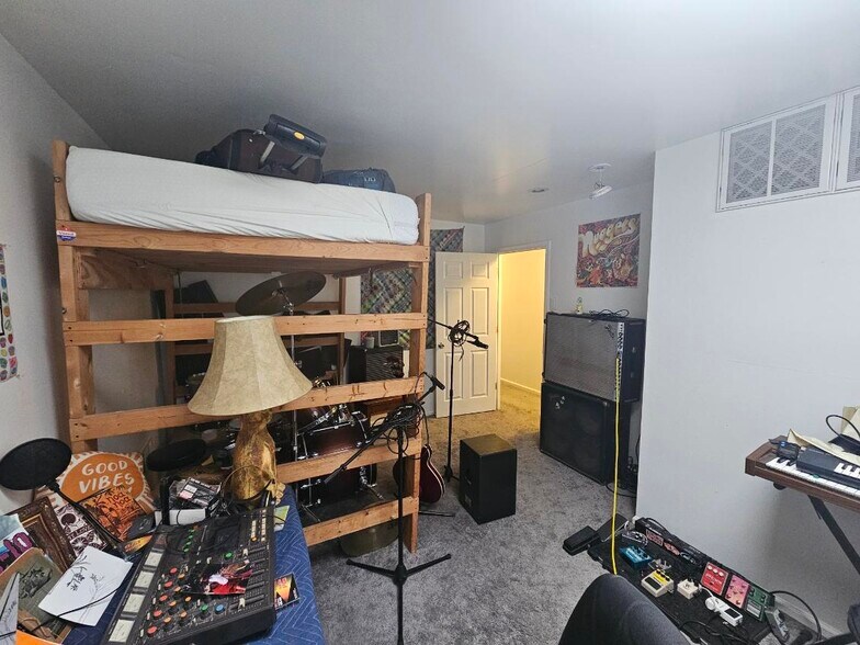 Building Photo - 928 E Passyunk Ave