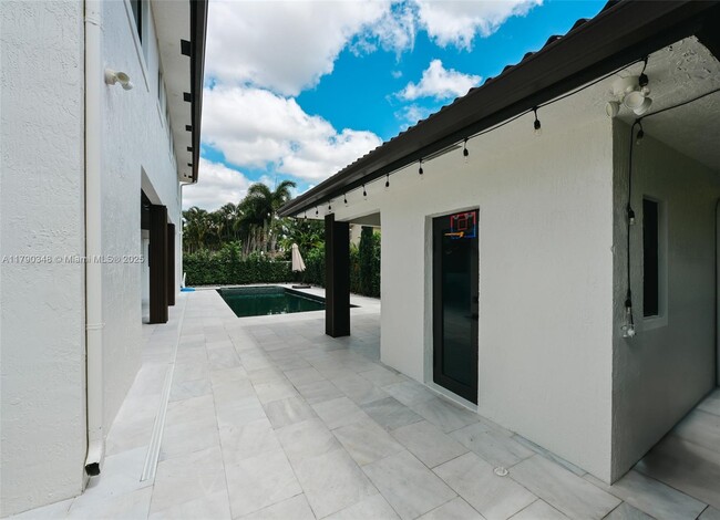 Building Photo - 8450 NW 169th Terrace