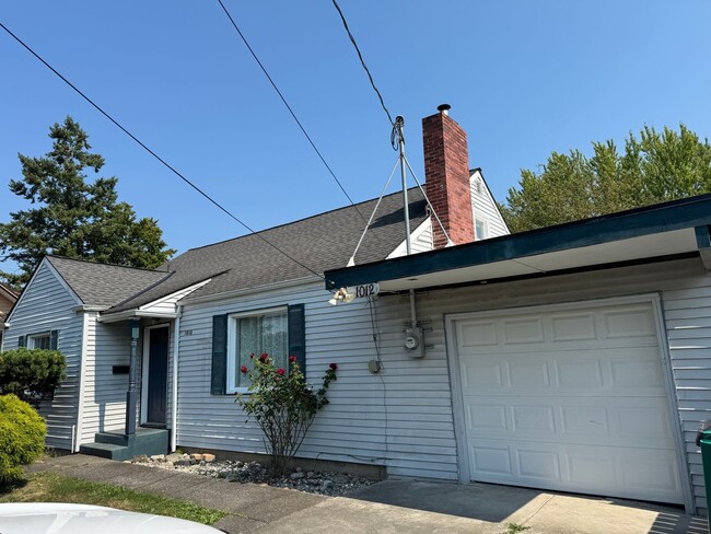 Building Photo - 4 Bedroom 2 Bathroom Mount Vernon House Cl...