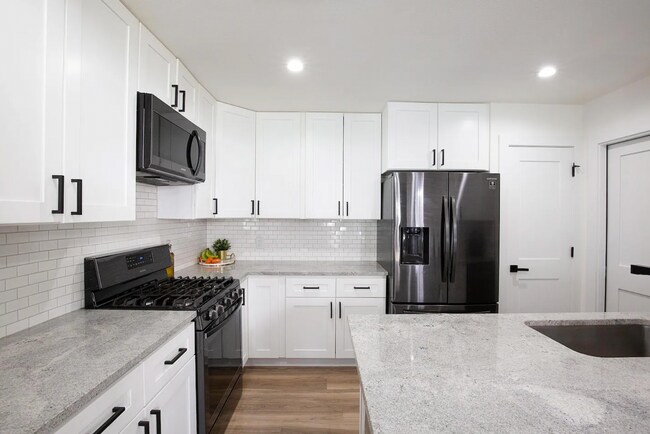 Building Photo - 12340 Little Emily Way