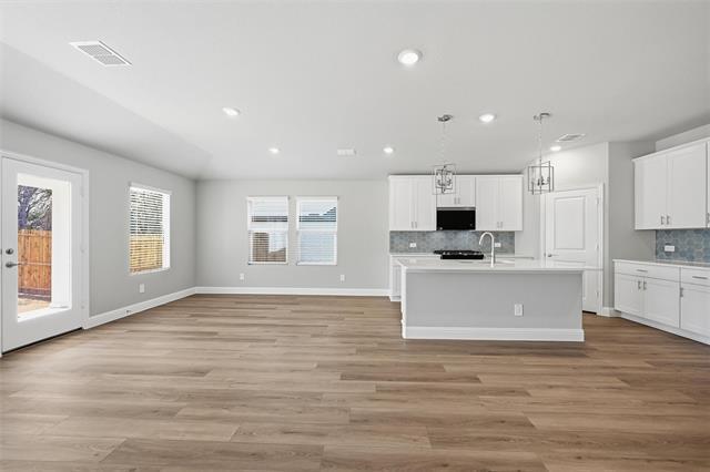 Building Photo - 407 Midnight Oak Dr