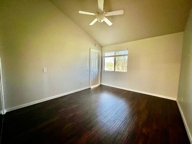 Building Photo - AVAILABLE NOW!!  BEAUTIFUL 2-Bedroom 3 -bathroom Condo in La Quint Palms! MOVE IN SPECIAL 50% OFF...