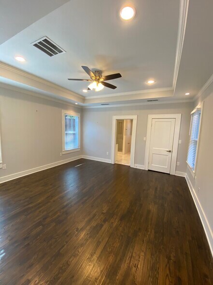 Master BR - 1107 N Winnetka Ave