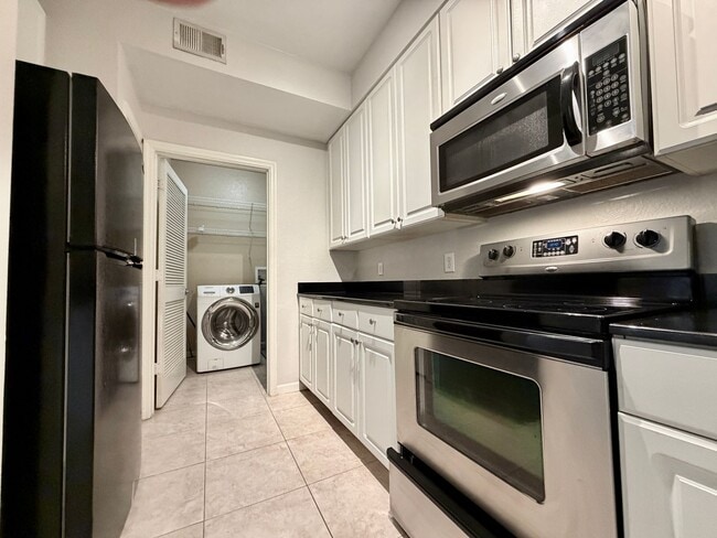 Building Photo - 8539 Gate Pkwy W