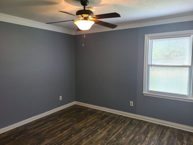 Building Photo - 3 bedroom, 2 bath unfurnished home  - Sneads Ferry