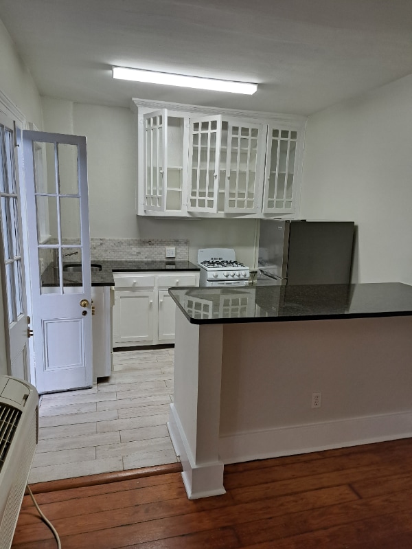 Building Photo - 514 Madison St