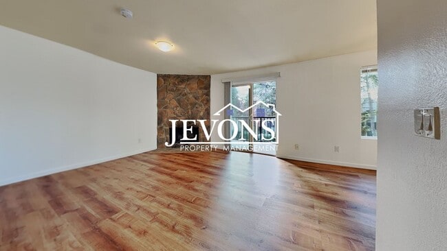 Building Photo - 2-bedroom home with water, sewer, and garb...