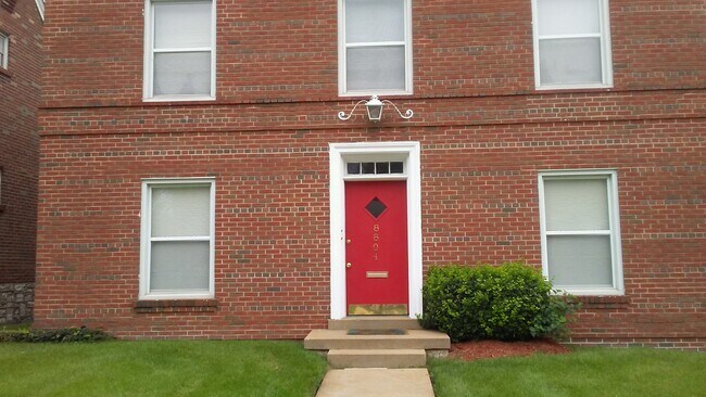 Building Photo - 8804 Riverview Blvd