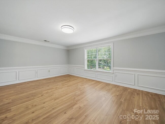 Building Photo - 5203 Grays Ridge Dr