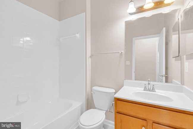 Building Photo - 626 Tailgate Terrace