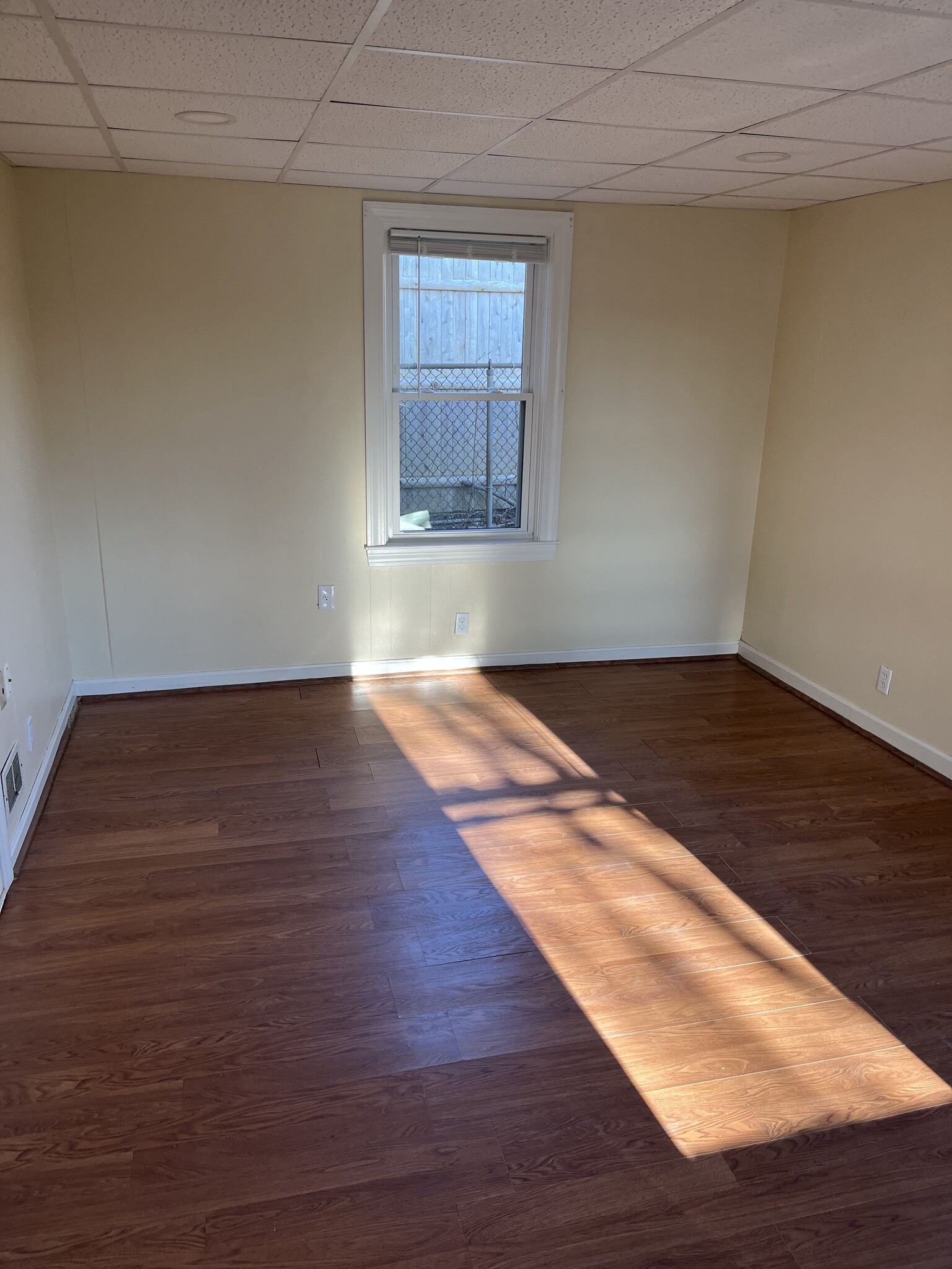 Building Photo - 14 Uncle Sams Ln