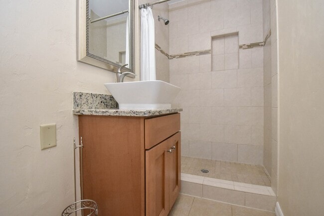 Building Photo - 710 NW 54th Terrace