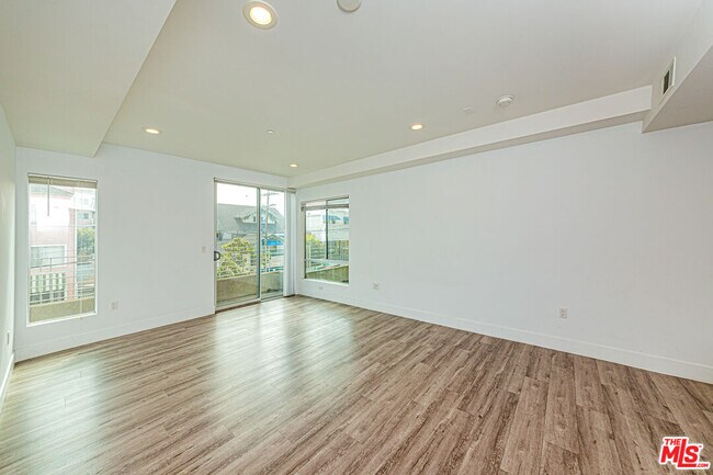 Building Photo - 1101 S Harvard Blvd