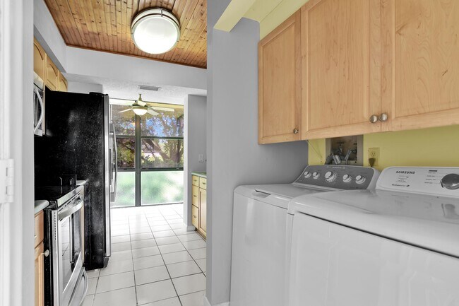 Building Photo - 1040 Homewood Blvd