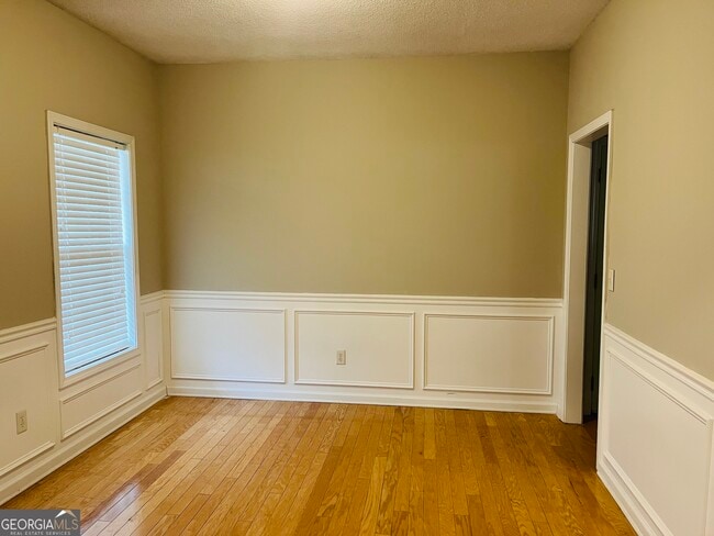 Building Photo - 50 Rock Mill Ct