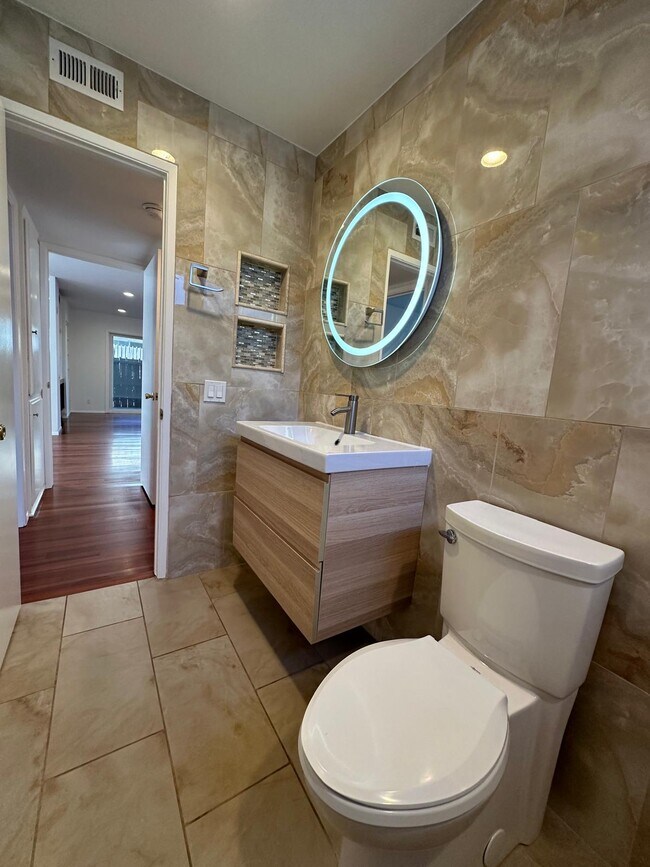 Building Photo - 31515 Lindero Canyon Rd