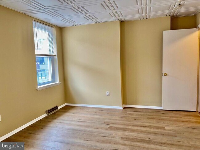 Building Photo - 455 Fairmount Ave