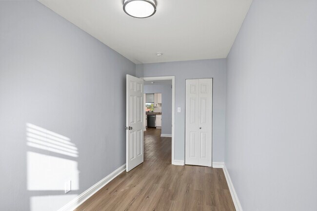 Building Photo - 2207 Callow Ave