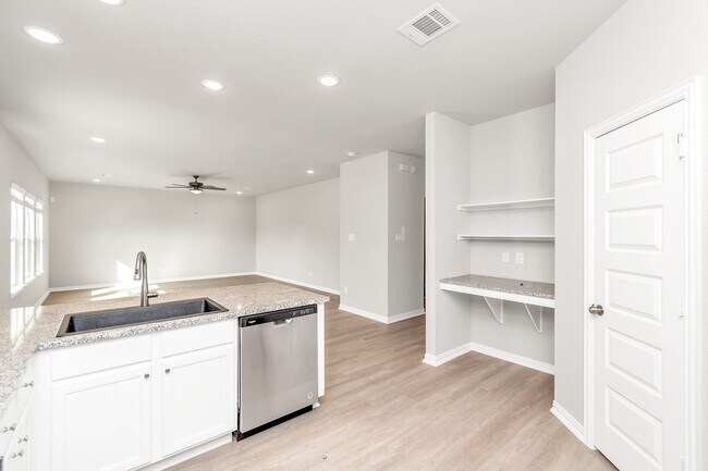 Building Photo - 27022 Bahia Grove Dr