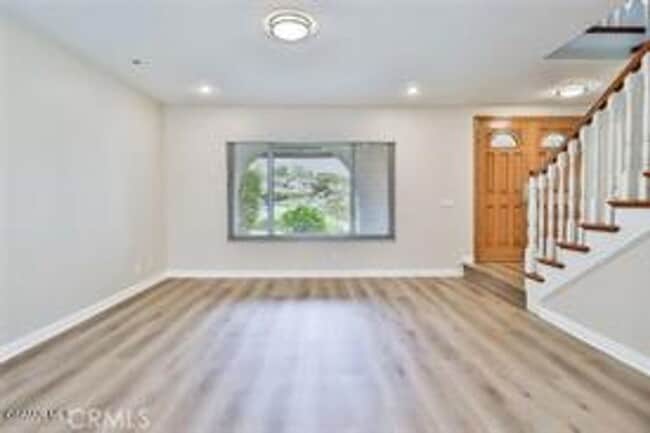 Building Photo - Tucked away on a quiet cul-de-sac in desirable Newbury Park 5+3 home