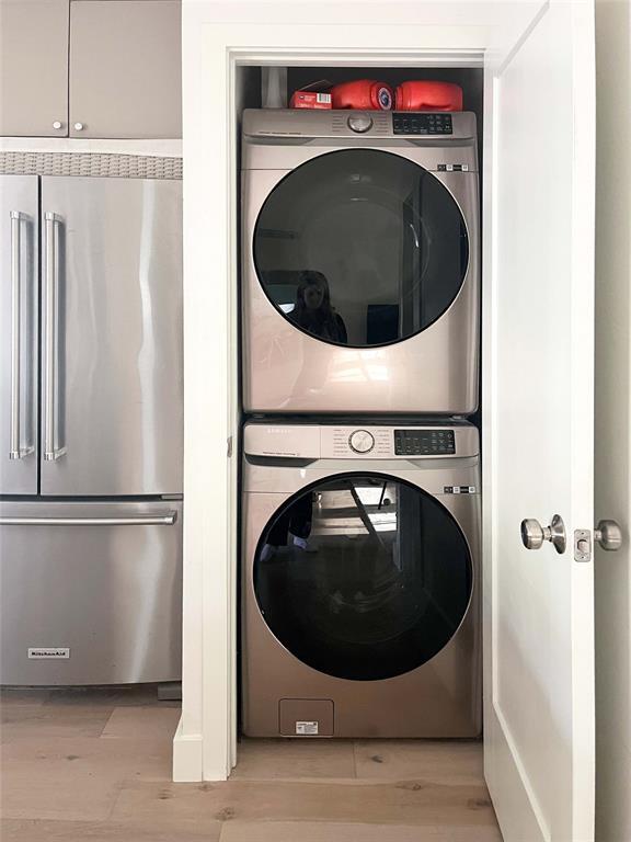 Building Photo - 4800 Duval St