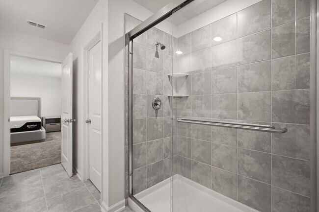 Building Photo - 4981 Worchester Dr