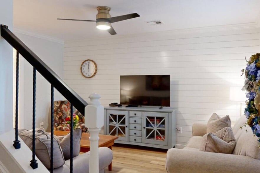 Building Photo - 512 Camp Ct