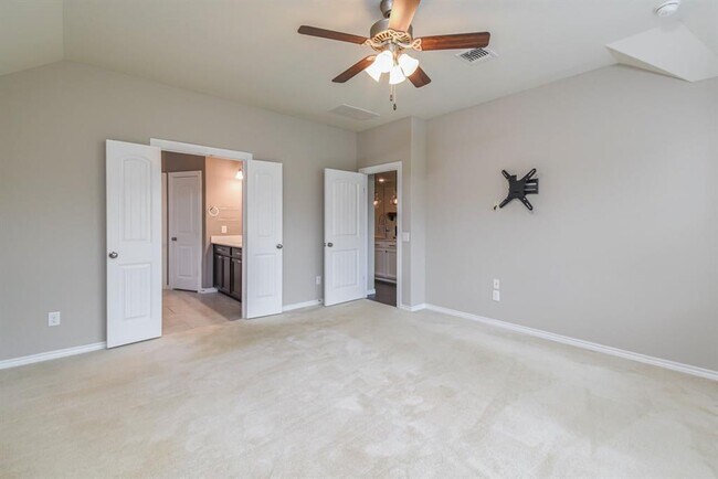 Building Photo - 9623 Thimbleweed Dr