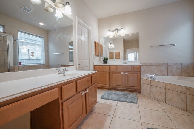 Building Photo - 917 Cavalry Ride Trail