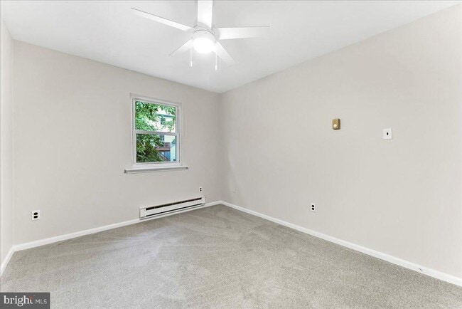 Building Photo - 372 Wells Terrace