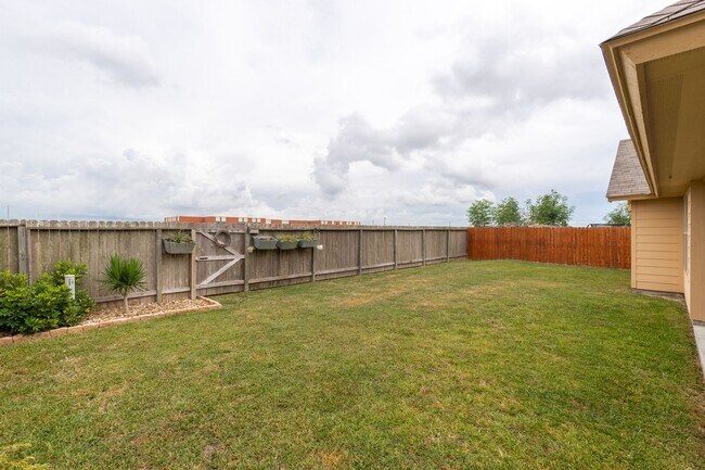 Building Photo - 7921 Pavo Real St